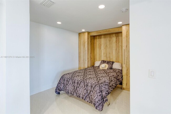 Building Photo - 1500 S Ocean Dr