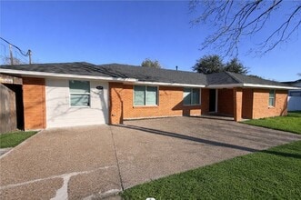 Building Photo - 5105 Oak Ave