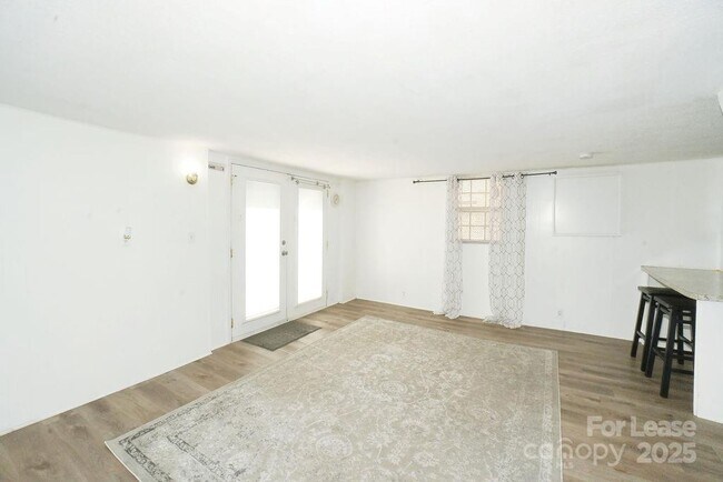 Building Photo - 1632 Kimberly Dr