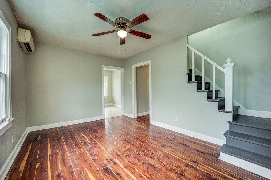 Building Photo - 1301 N 41st St