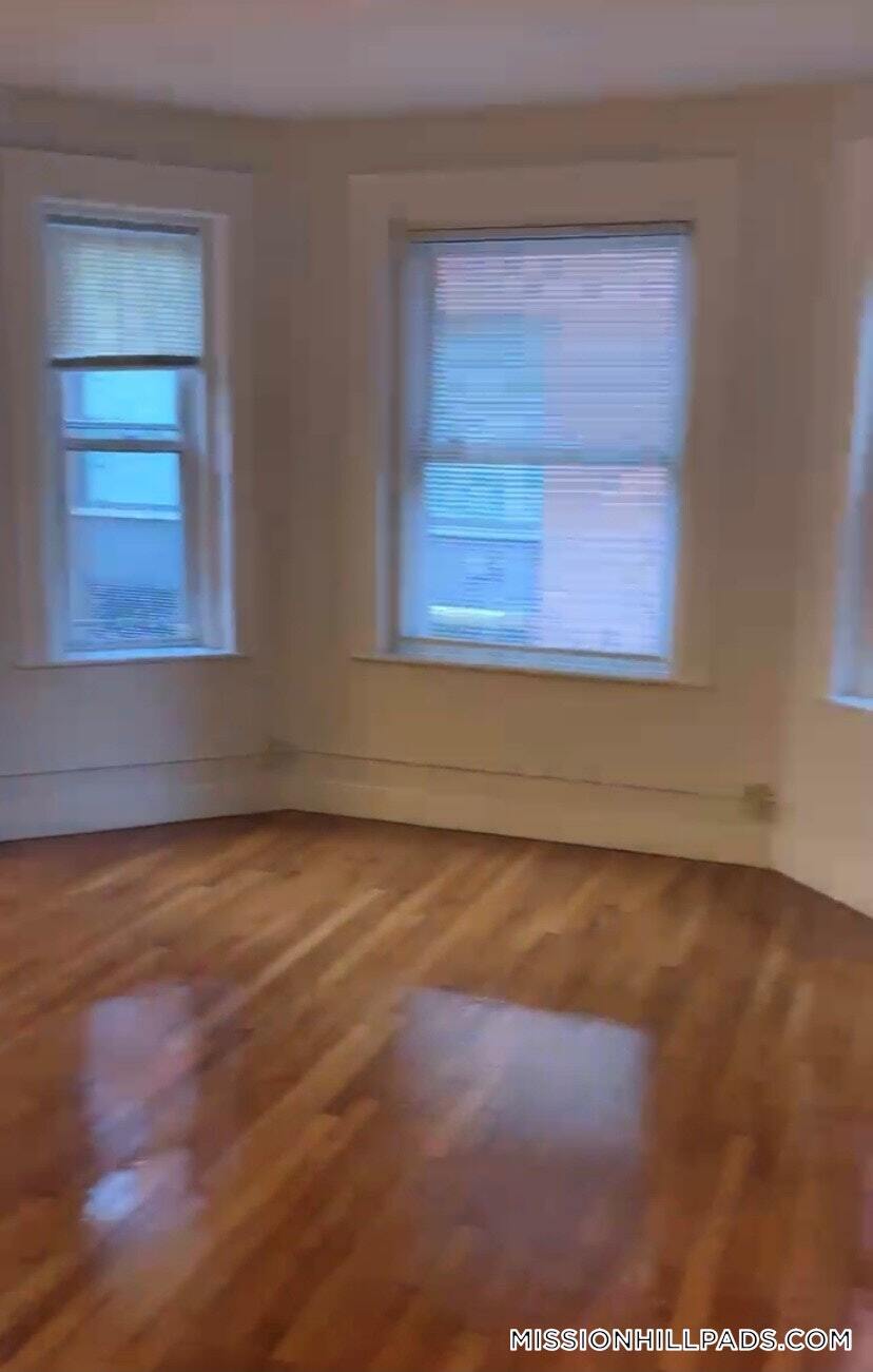 Building Photo - 49 Worthington St