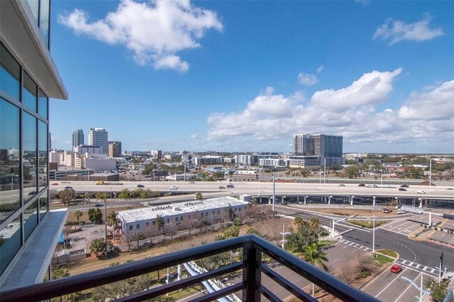 Building Photo - 1120 E Kennedy Blvd