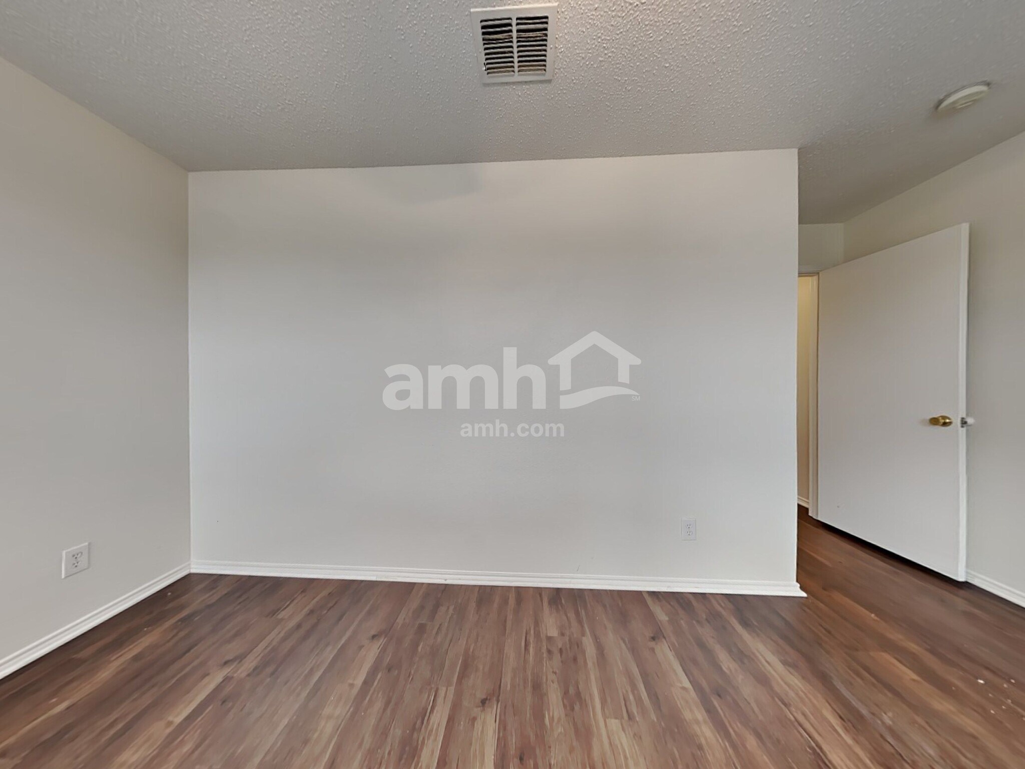 Building Photo - 205 Phlox Ln