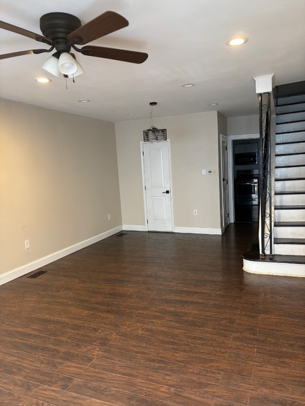 Primary Photo - 175 Krams Ave