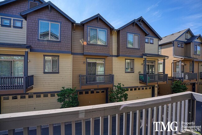 Building Photo - 1495 NE Lockheart Ln