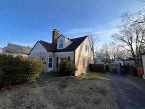 Building Photo - 125-131 Chase Rd