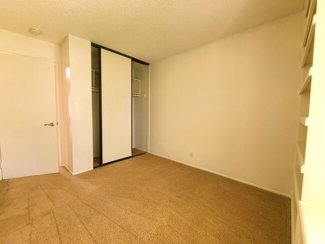 Building Photo - Nice 2-Story 3-Bedroom Condo in Loma Linda!