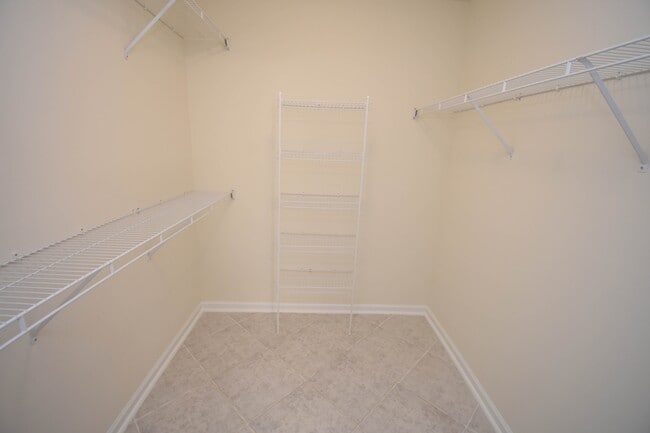 Building Photo - 160 Stonegate Blvd