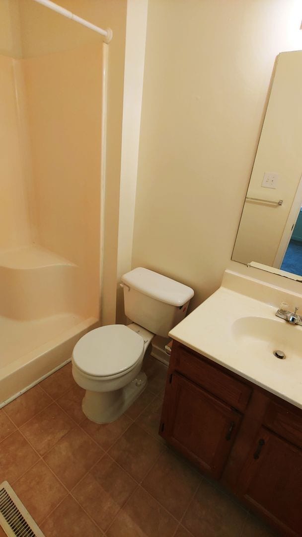 Building Photo - 2 BR/ 2.5 BA Two Bedroom Townhouse in the West End.