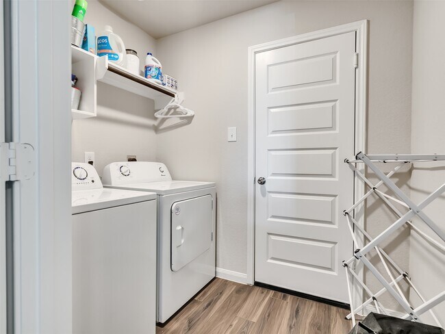 Building Photo - 2416 Bluefish Ct