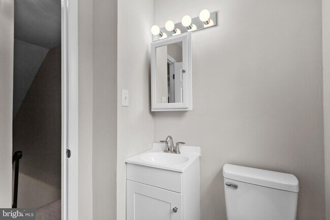 Building Photo - 1006 Stone Ave