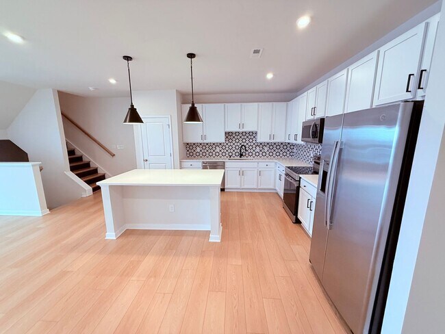 Primary Photo - 2435 Ownby Ln