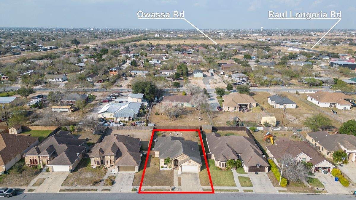 Building Photo - 210 Miranda Ln