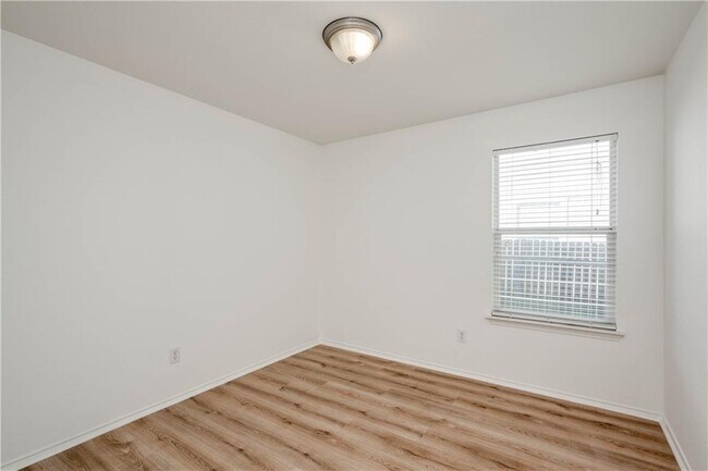 Building Photo - 13316 Thome Valley Dr