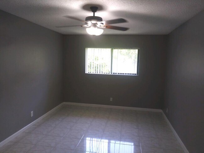 Building Photo - 522 Trace Cir