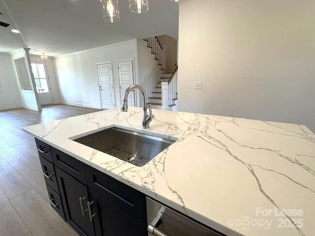 Building Photo - 8070 Blackwood Rd