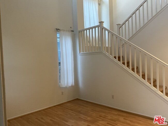 Building Photo - 57 Bayview Dr