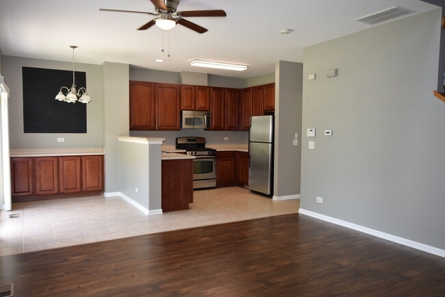 Building Photo - 2382 Claremont Ln