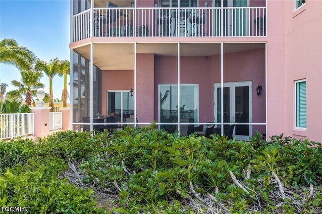 Building Photo - 2745 First St