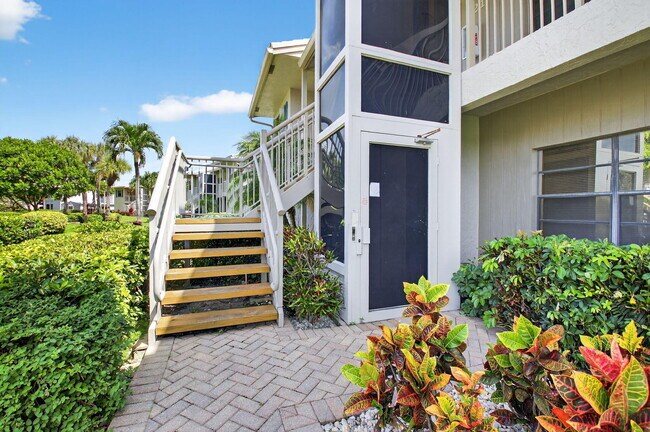 Building Photo - 21 Eastgate Dr
