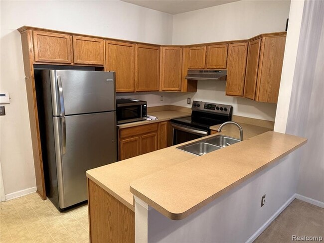 Building Photo - 41290 Maplewood Drive