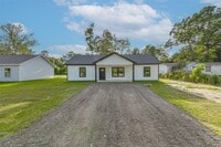 Building Photo - 106 County Rd 3704