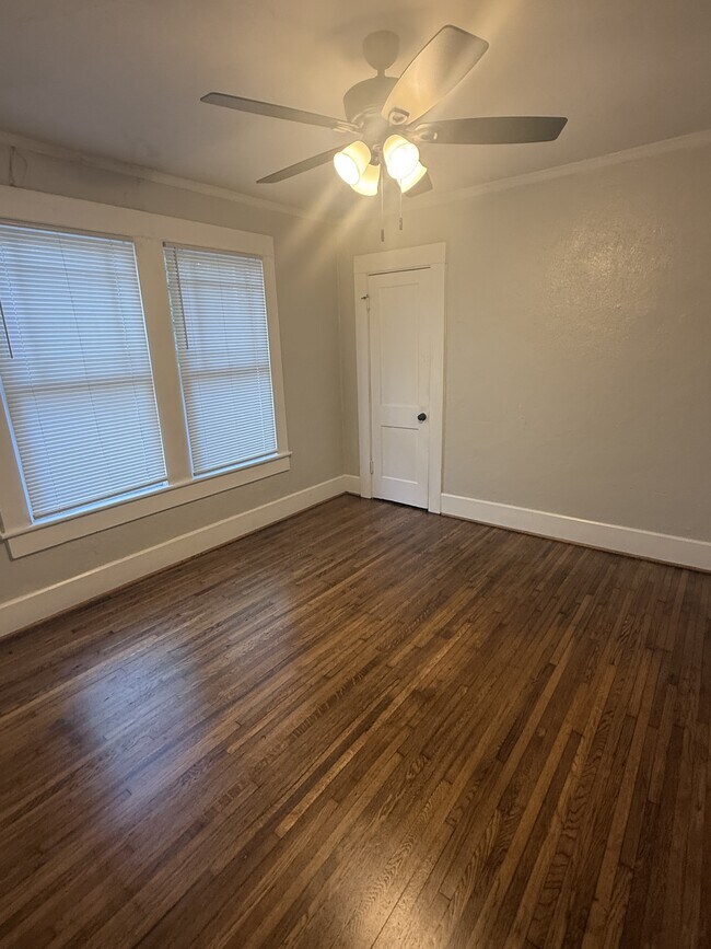 Building Photo - 729 80th Pl S