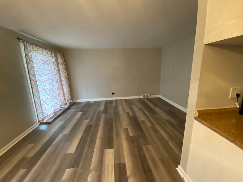 Living room - 3416 Ashfield Ln