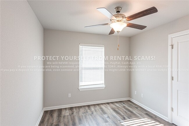 Building Photo - 4476 W Newton Ave