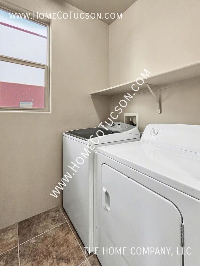 Building Photo - 2808 N Silkie Pl