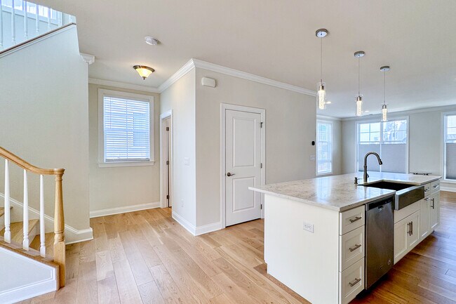 Building Photo - 25 Brentwood Cir