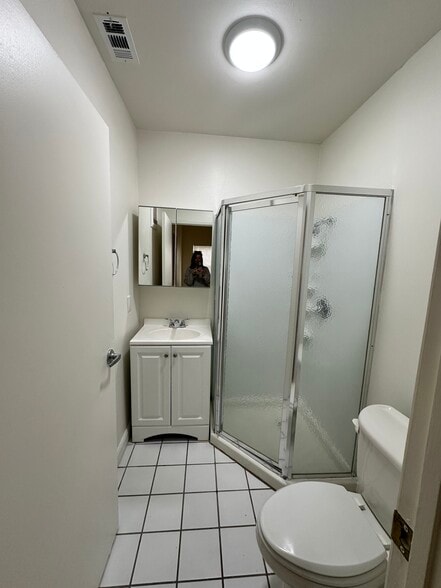 Building Photo - 8846 Farralone Ave