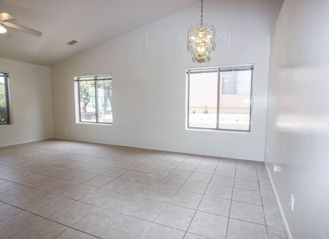 Building Photo - 8135 E Ashley Dr