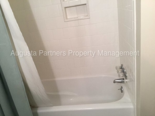 Building Photo - West Lake - Columbia County