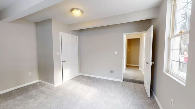 Building Photo - 2824 Salisbury St