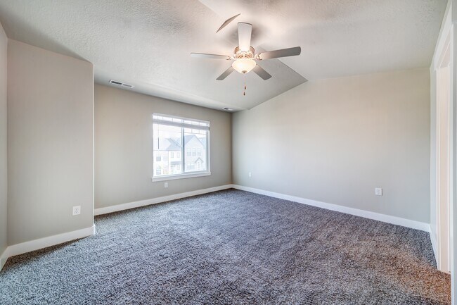 Building Photo - 4415 W Glendon Dr