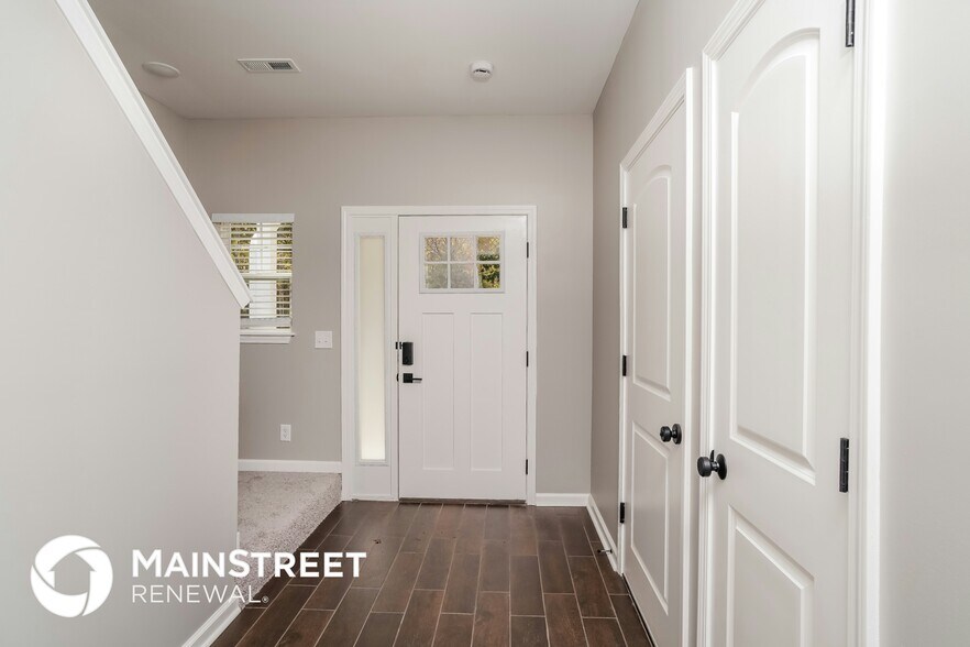 Building Photo - 2117 Paddle Wheel Dr