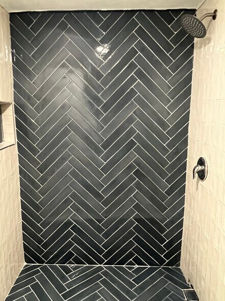 Building Photo - 3939 E Allin St