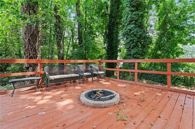 Building Photo - 255 Richardson Rd NW