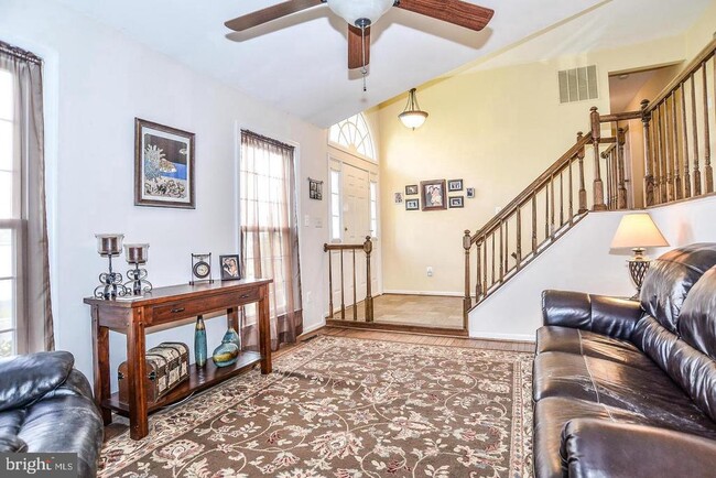 Building Photo - 9013 Chestnut Ridge Rd