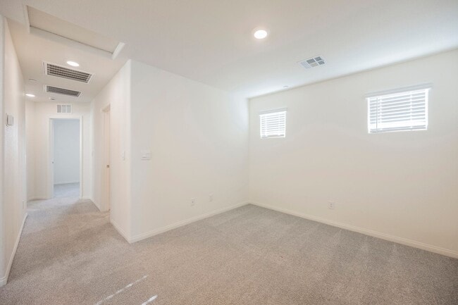 Building Photo - 402 Larksong Ave