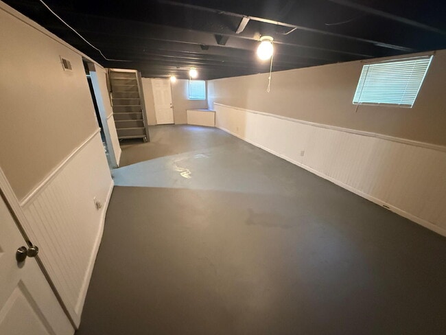 Building Photo - Charming 2-Bedroom Home for Rent in Jennings, MO