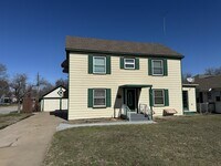 Building Photo - 2220 W Broadway Ave