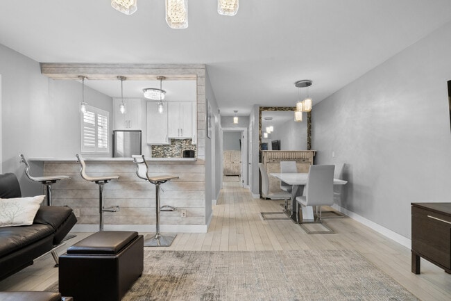 Building Photo - 624 Orton Ave