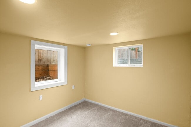 Building Photo - URBAN UPDATED 4 Bedroom/3 Bath CRAFTSMAN S...