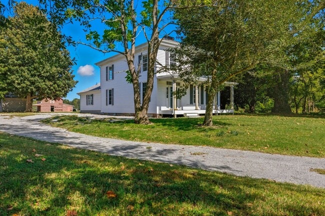Building Photo - 12300 E Quaker Rd