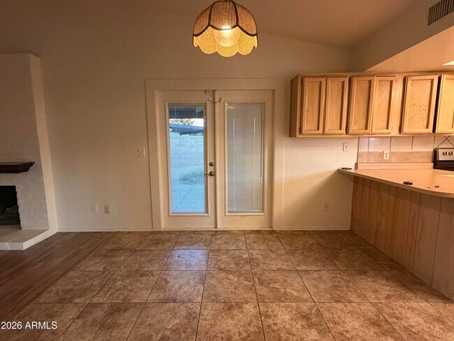 Building Photo - 6509 W Cochise Dr