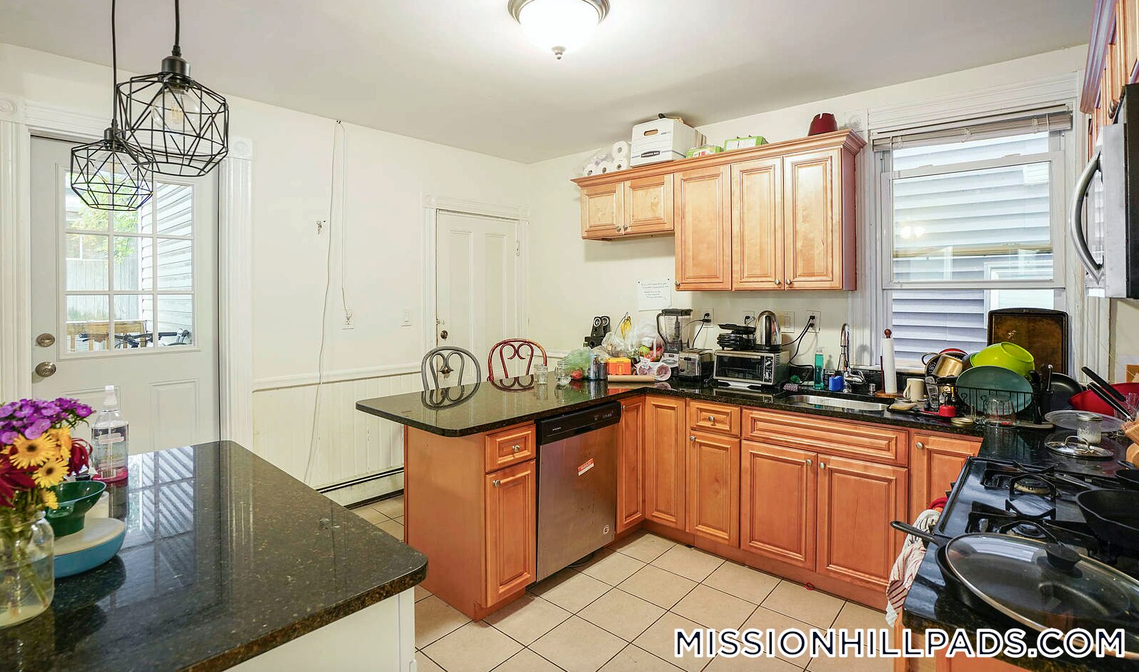 Building Photo - 13 Sachem St