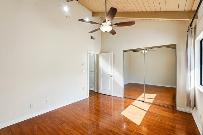 Building Photo - 2406 Aviation Blvd