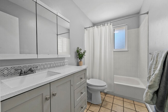 Building Photo - 3642 W 90th Pl